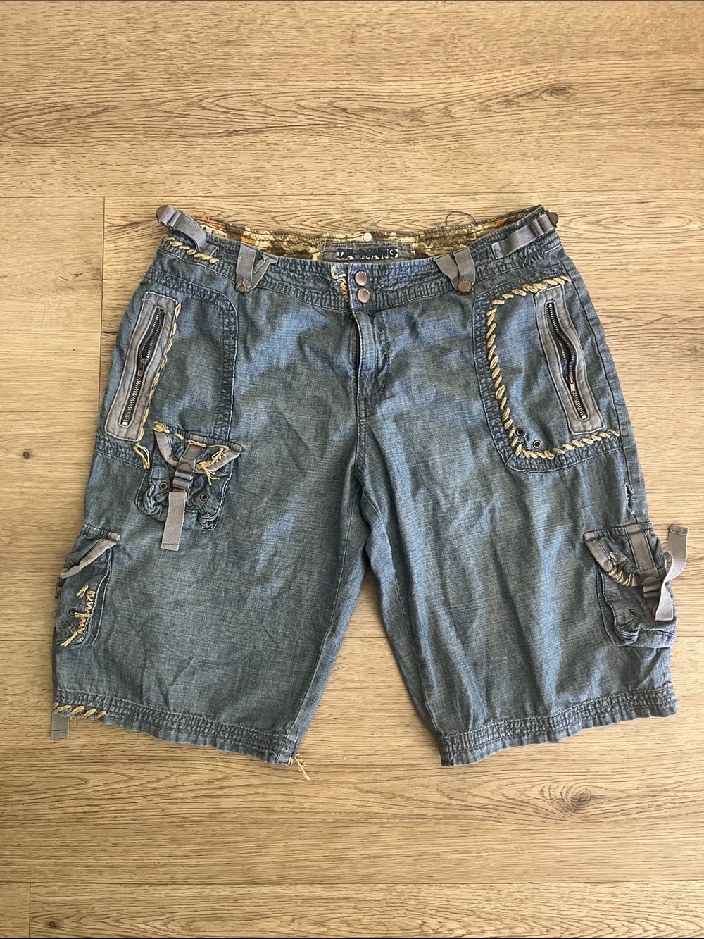 Da-Nang Blue Washed Women's Cargo Shorts with Contrast Trim